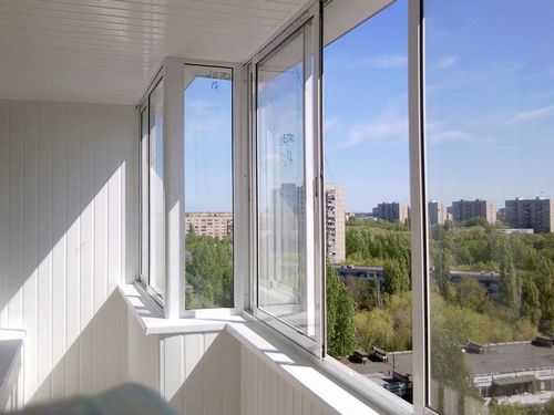 Холодное остекление балконов и лоджий: варианты отделки