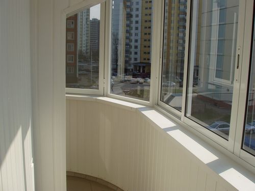 Холодное остекление балконов и лоджий: варианты отделки