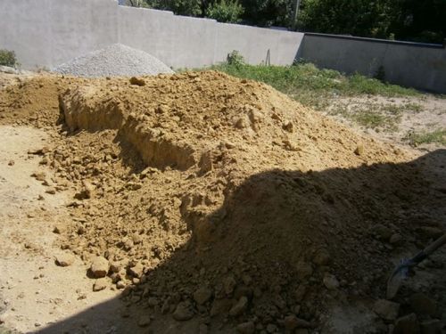 Как устроить выгребную яму в глинистой почве