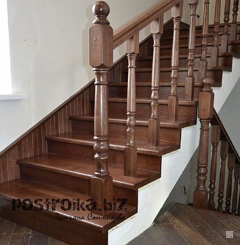 Перила для лестниц: деревянные или металлические?