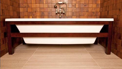 Плитка под дерево в ванной: фото пример отделки ванной деревом