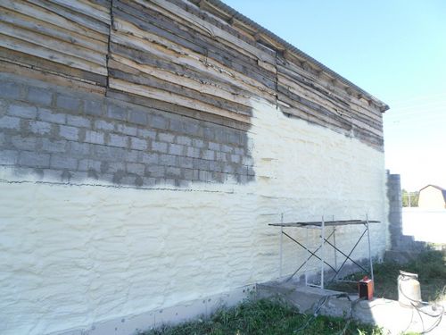Утепление стен снаружи пенополиуретаном: процесс и свойства материала