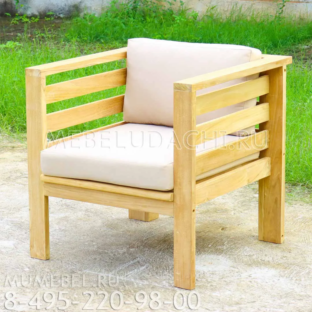 Кресло из дерева для дачи Софа с подушками