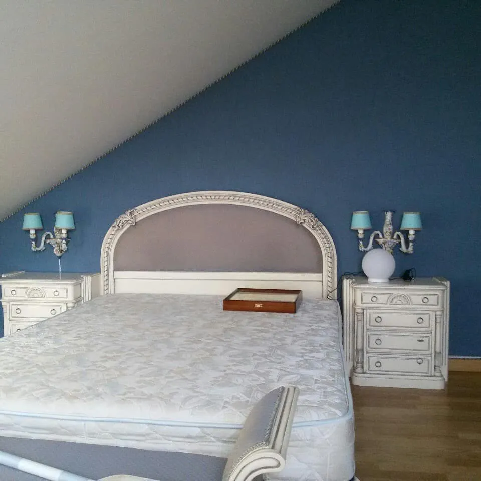 (+80 фото) Интерьер мансардной спальни