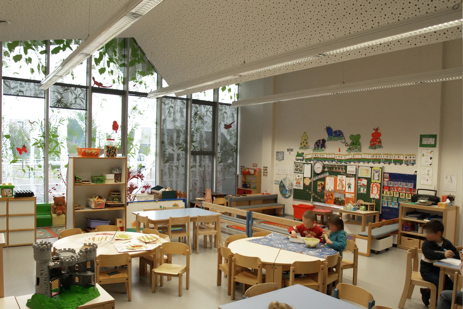 Оформление группы в детском саду с панорамным окном