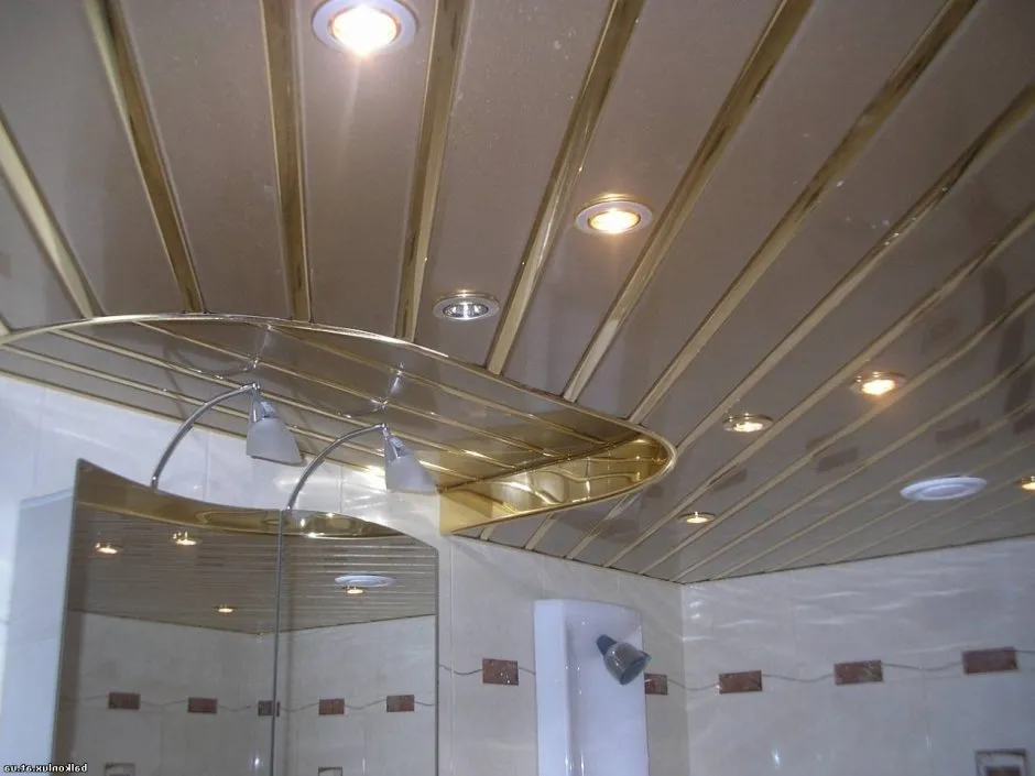 Подвесной потолок в ванной