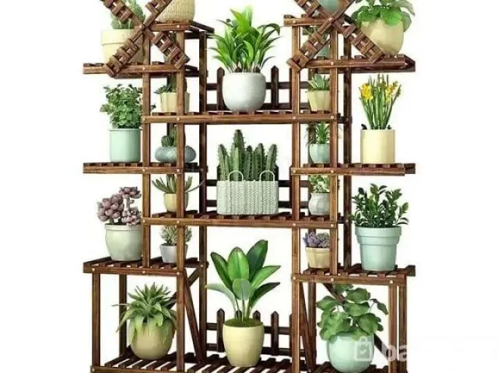 Деревянный стеллаж для комнатных растений