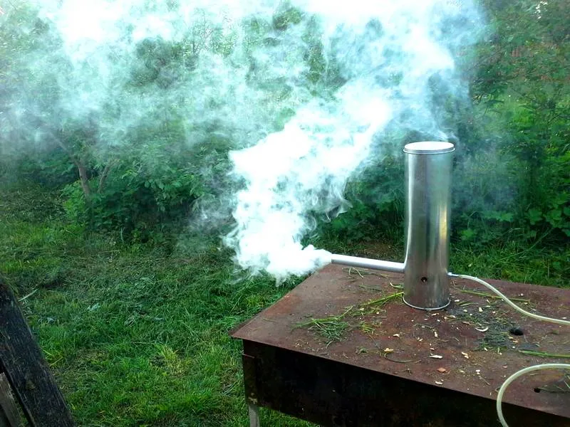 Функциональный генератор дыма можно сделать без лишних расходов