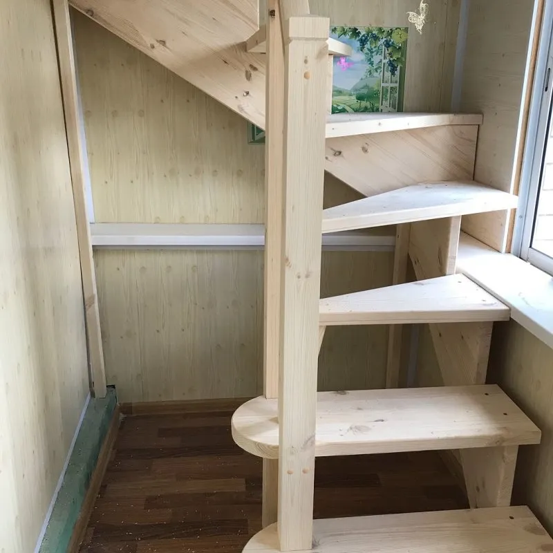 Малогабаритная деревянная лестница ДЛС-048