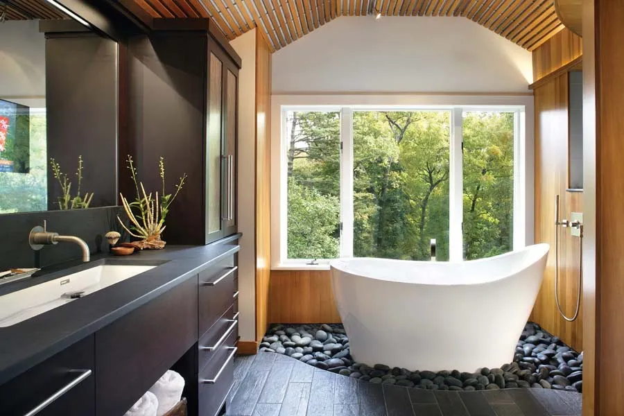 идеи интерьера ванной с окном