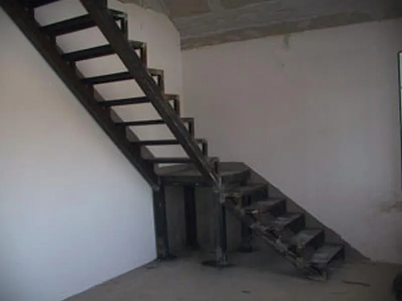 Лестницы на второй этаж из металла