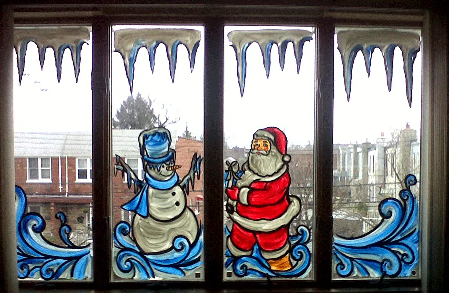 Снеговик и дед мороз на окнах