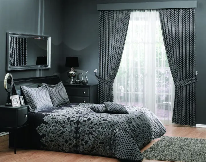 Черно-белая тональность спальни